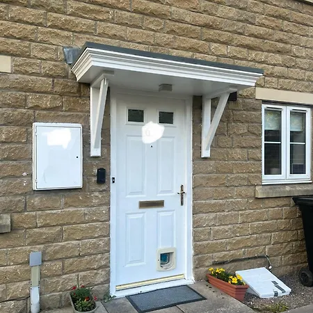 בית נופש Business & Family Friendly 2 Bed Free Parking Washer Dryer & Garden Ideal For Contractors Too Near Saltaire & Bingley