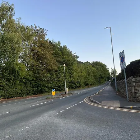 Oberon's Rest - Spacious 2 Bed Perfect For Contractors & Families Near Shipley, Holiday home Bradford (West Yorkshire)