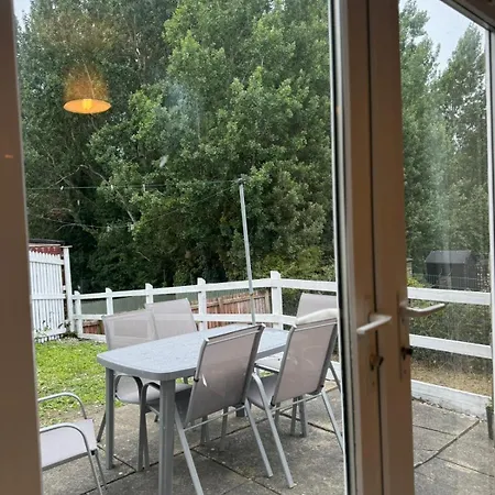 Дом отдыха Beautiful, Spacious 2 Bed House, Saltaire-bingley, Sleeps 5 Брадфорд