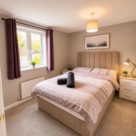Beautiful, Spacious 2 Bed House, Saltaire-bingley, Sleeps 5