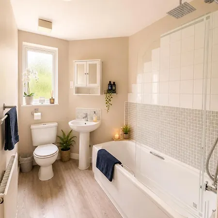 Дом отдыха Beautiful, Spacious 2 Bed House, Saltaire-bingley, Sleeps 5