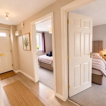 Дом отдыха Beautiful, Spacious 2 Bed House, Saltaire-bingley, Sleeps 5 *