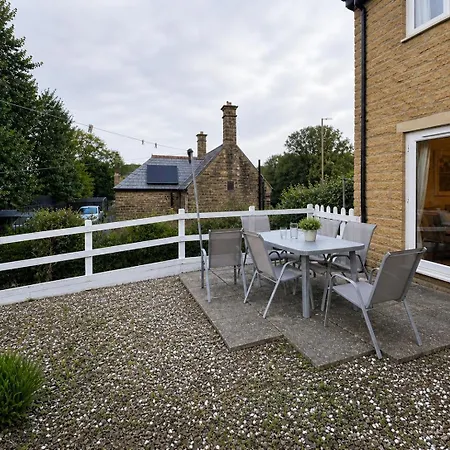Дом отдыха Beautiful, Spacious 2 Bed House, Saltaire-bingley, Sleeps 5 Брадфорд