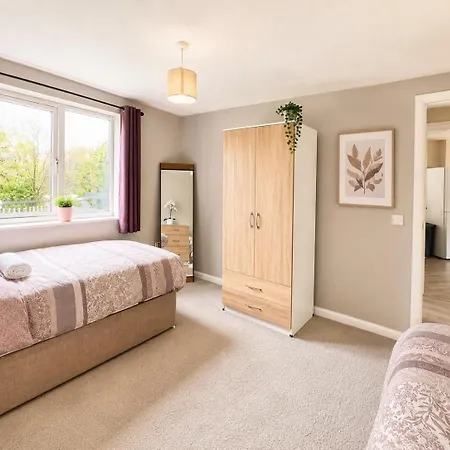 Beautiful, Spacious 2 Bed House, Saltaire-bingley, Sleeps 5 Дом отдыха