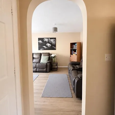 Beautiful, Spacious 2 Bed House, Saltaire-bingley, Sleeps 5