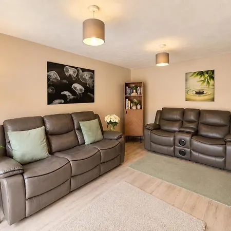 Дом отдыха Beautiful, Spacious 2 Bed House, Saltaire-bingley, Sleeps 5