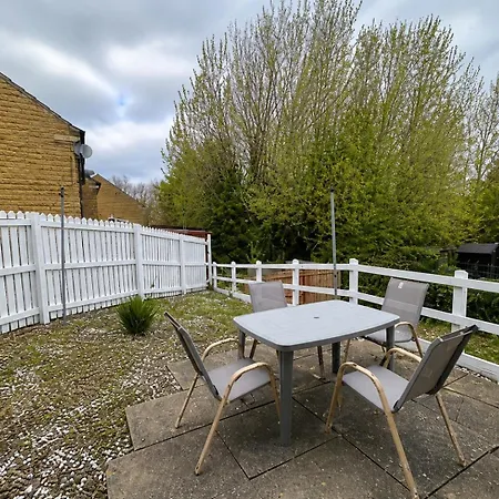 Дом отдыха Beautiful, Spacious 2 Bed House, Saltaire-bingley, Sleeps 5 *
